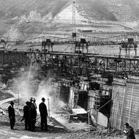 Officials viewing Grand Coulee Dam site, October 14, 1937